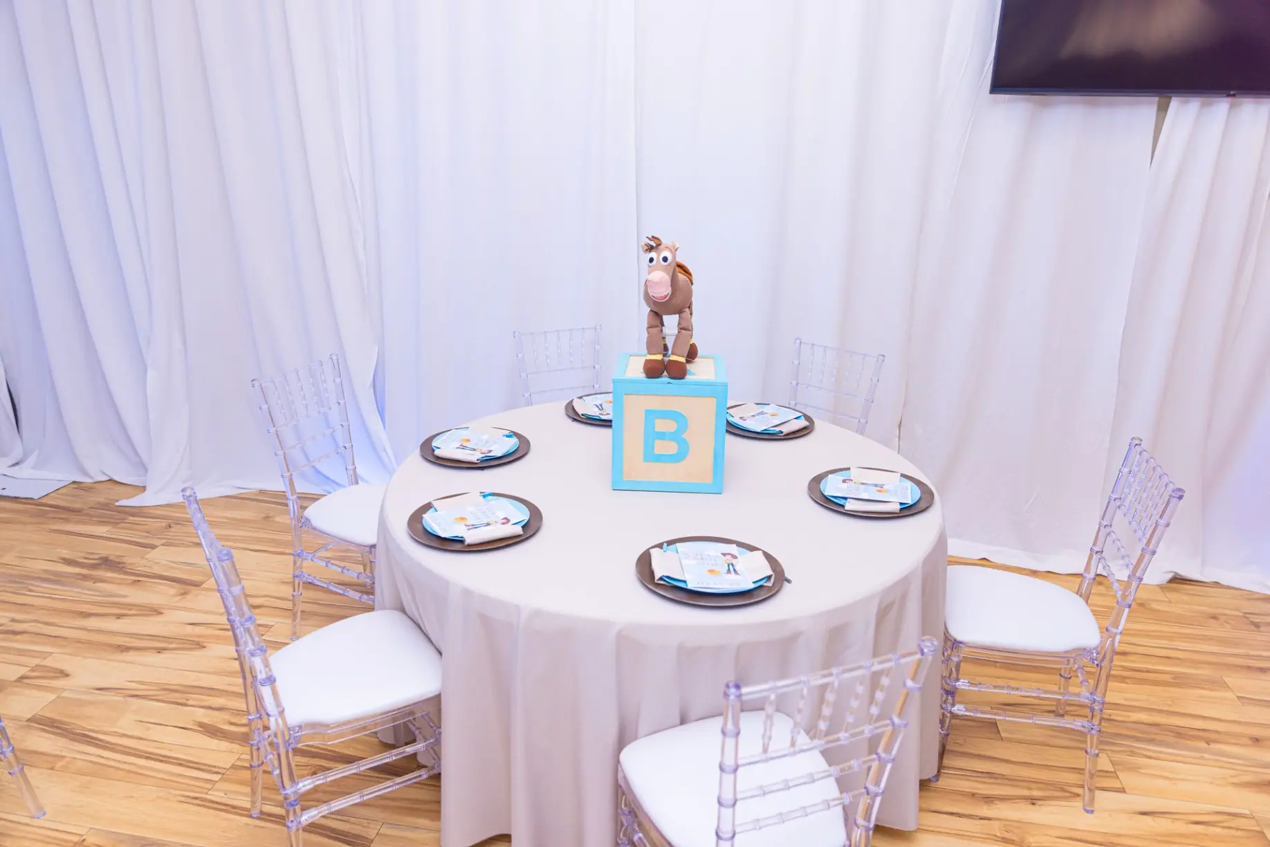 It's a boy story guest table. Toy Story Baby Shower
