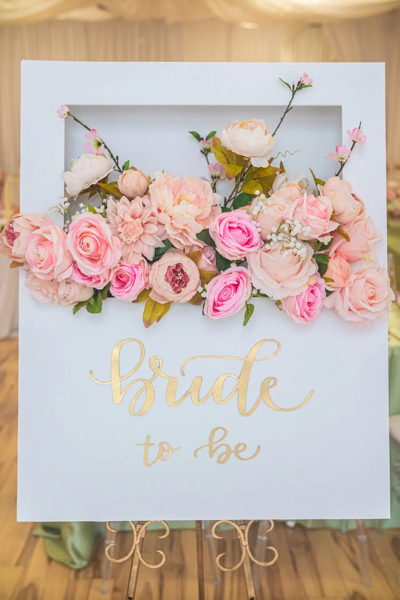 Welcome sign flower box